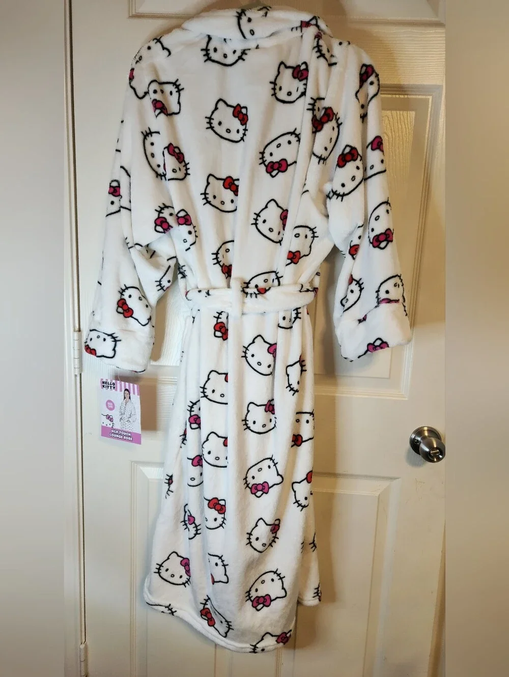 Northwest  Hello Kitty Plush Pajama Set And Robe